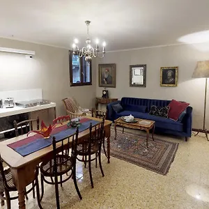 https://ca-moro-murano.hotelinveneto.com